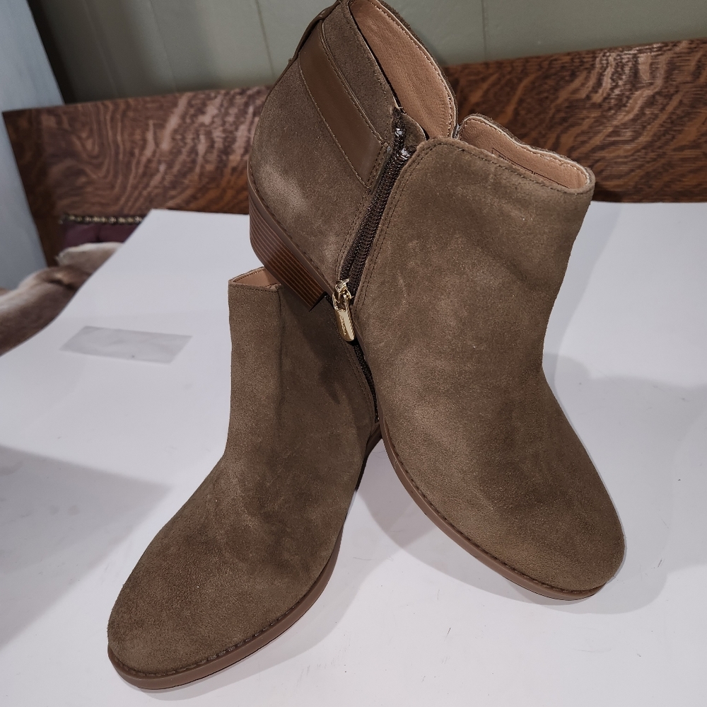 Nib, Vionic Style Is Joy Millie Sz. 9 Wide - image 1